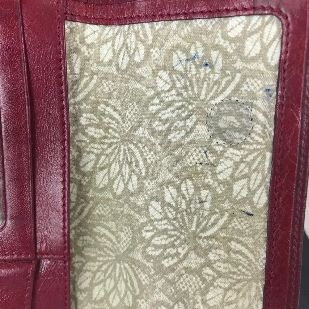 Red tri-fold leather HOBO wallet